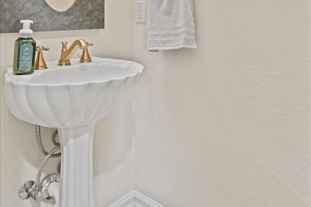 Photo of Bedroom in Salado