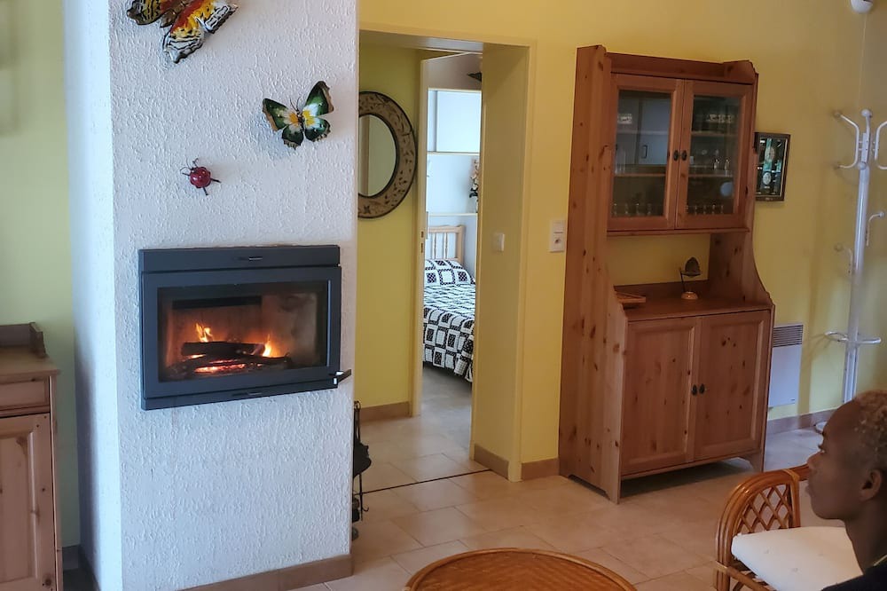 Photo of Livingroom in Castelnau-de-Montmiral