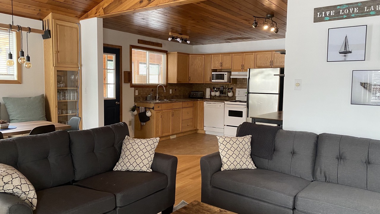 Photo of Livingroom in Traverse Bay