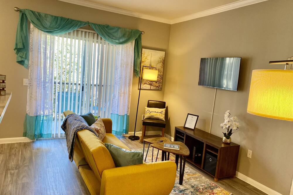 Photo of Livingroom in Texas City