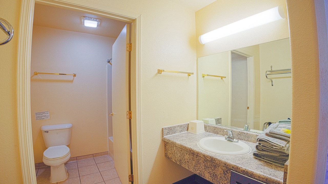Photo of Bathroom in Lordsburg