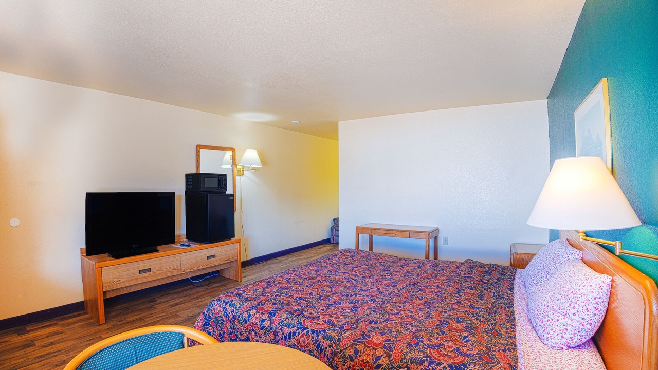 Photo of Bedroom in Lordsburg