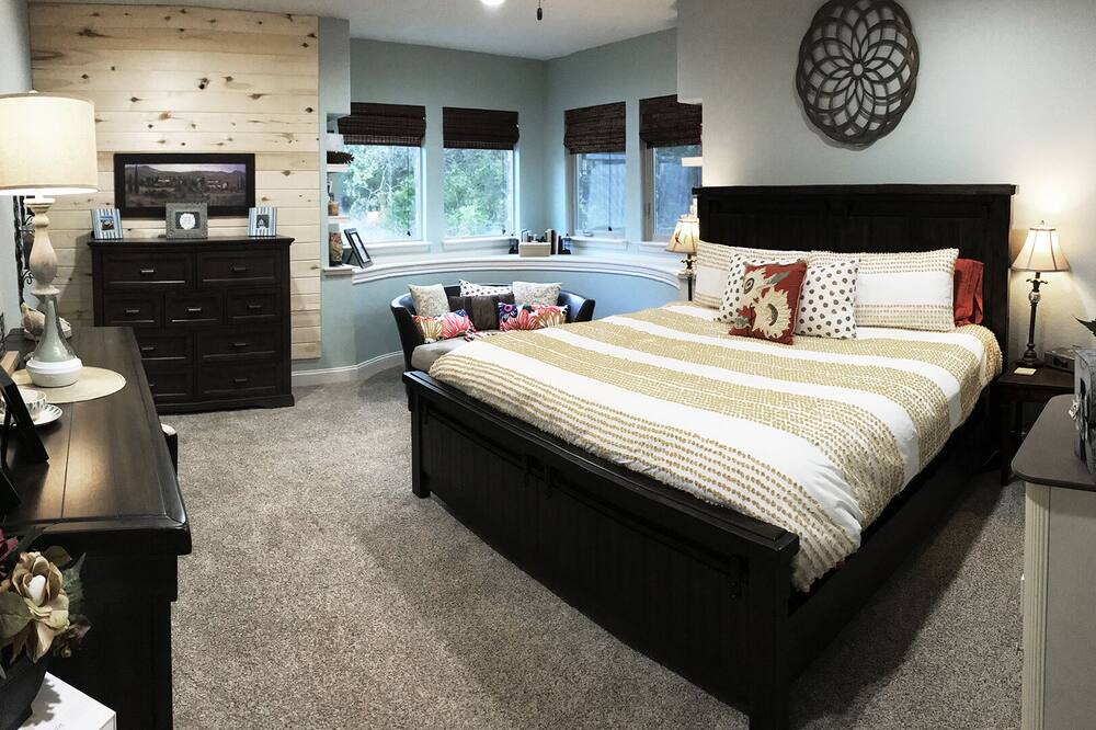 Photo of Bedroom in Sunset