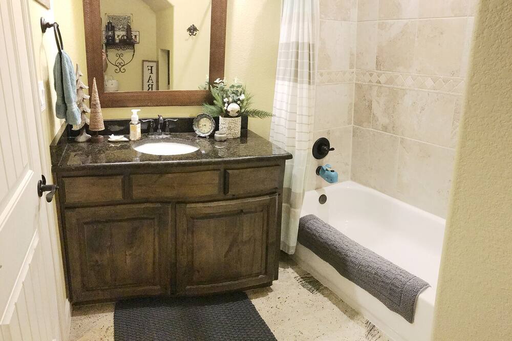 Photo of Bathroom in Sunset