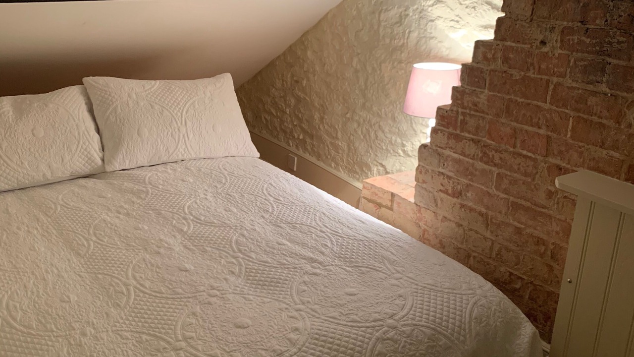 Photo of Bathroom in Farthinghoe