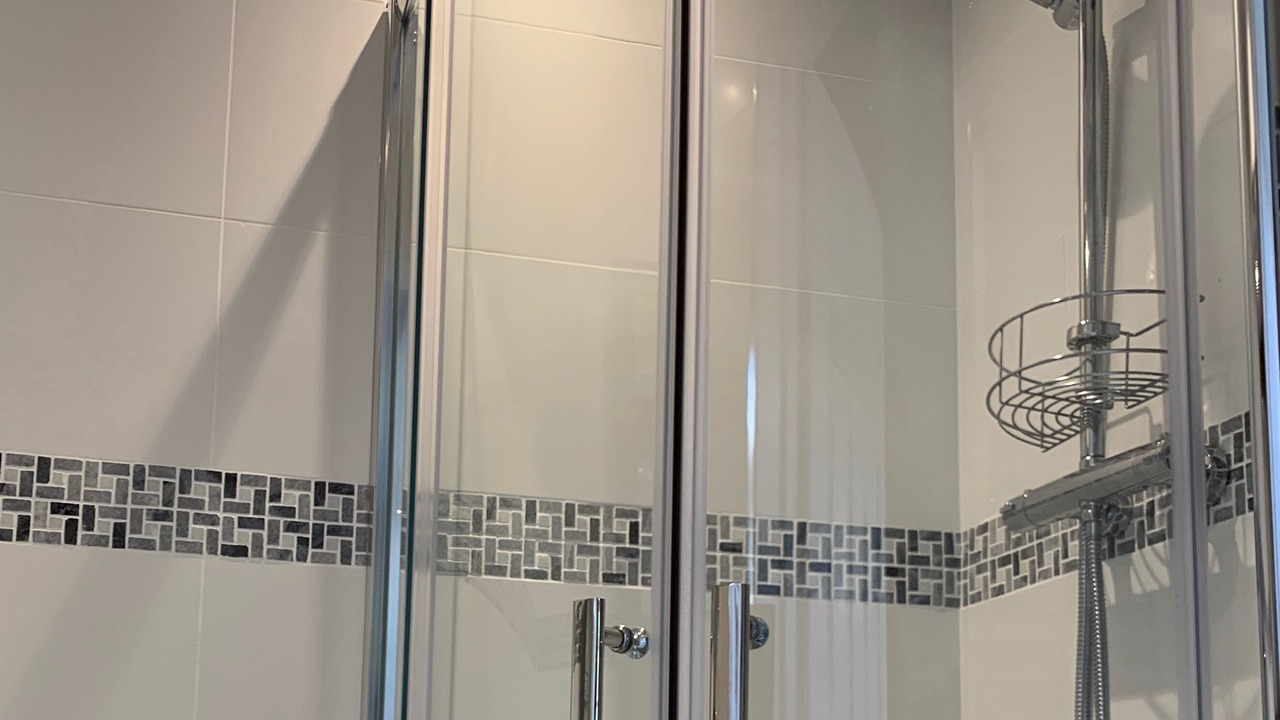 Photo of Bathroom in Farthinghoe