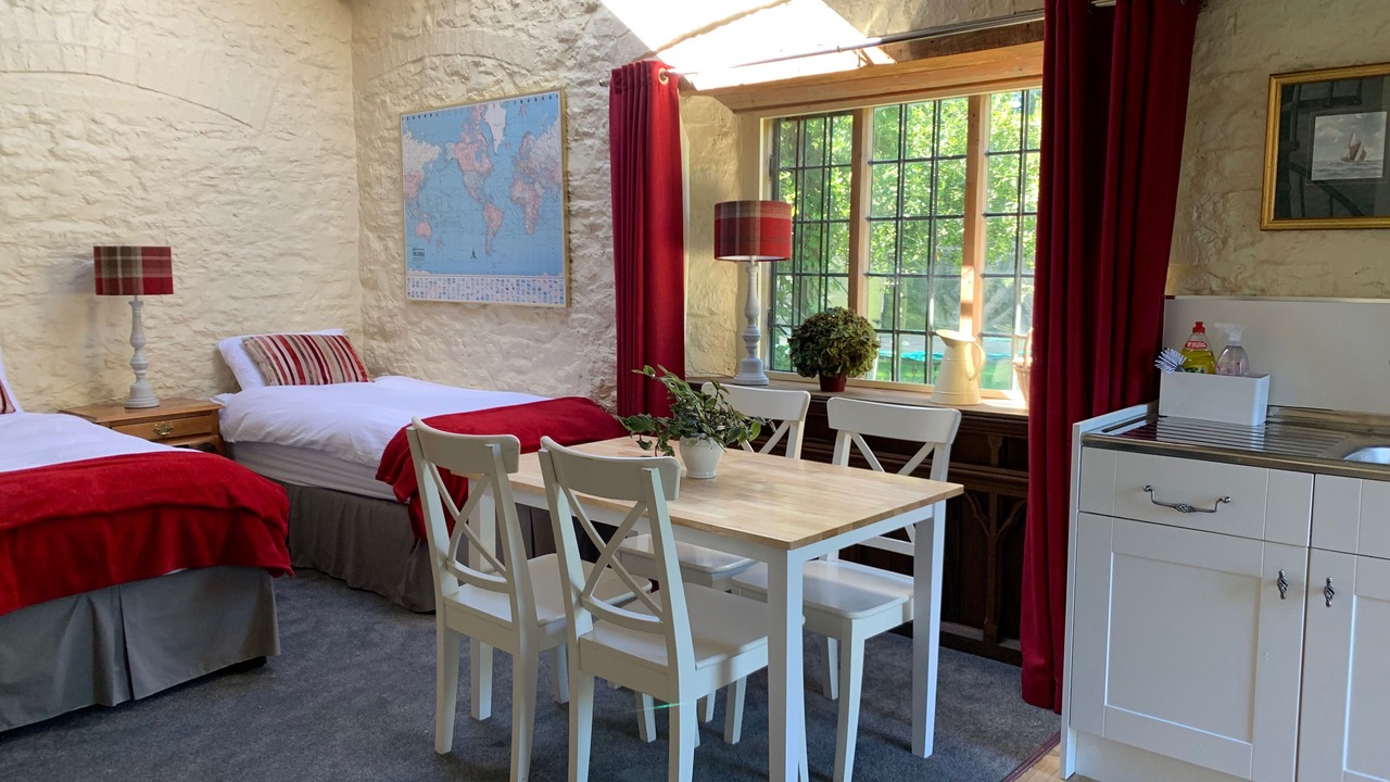 Photo of Others in Farthinghoe