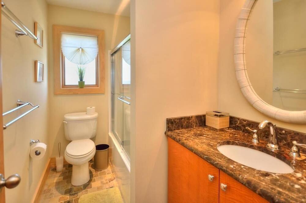 Photo of Bathroom in Caswell Beach
