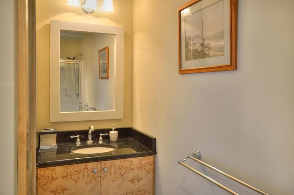 Photo of Bathroom in Caswell Beach