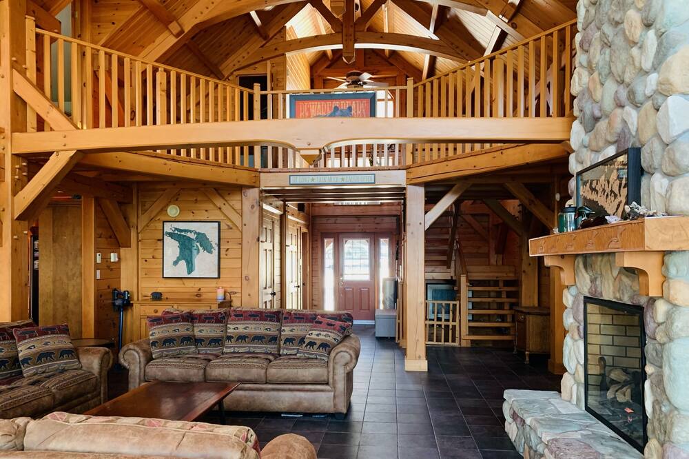 Photo of Livingroom in Kagawong