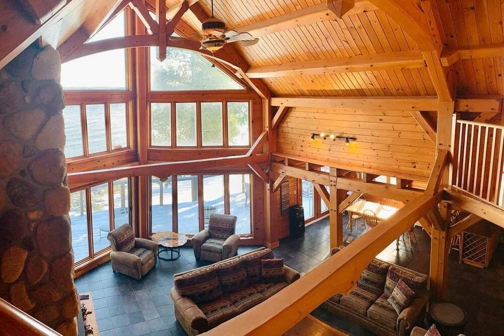 Photo of Livingroom in Kagawong
