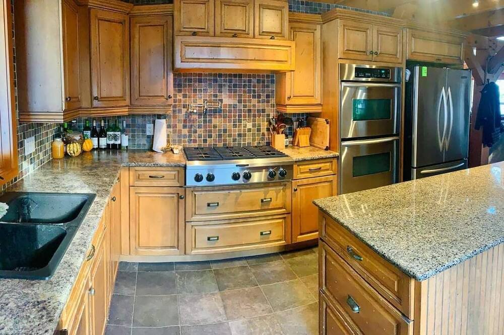 Photo of Kitchen in Kagawong