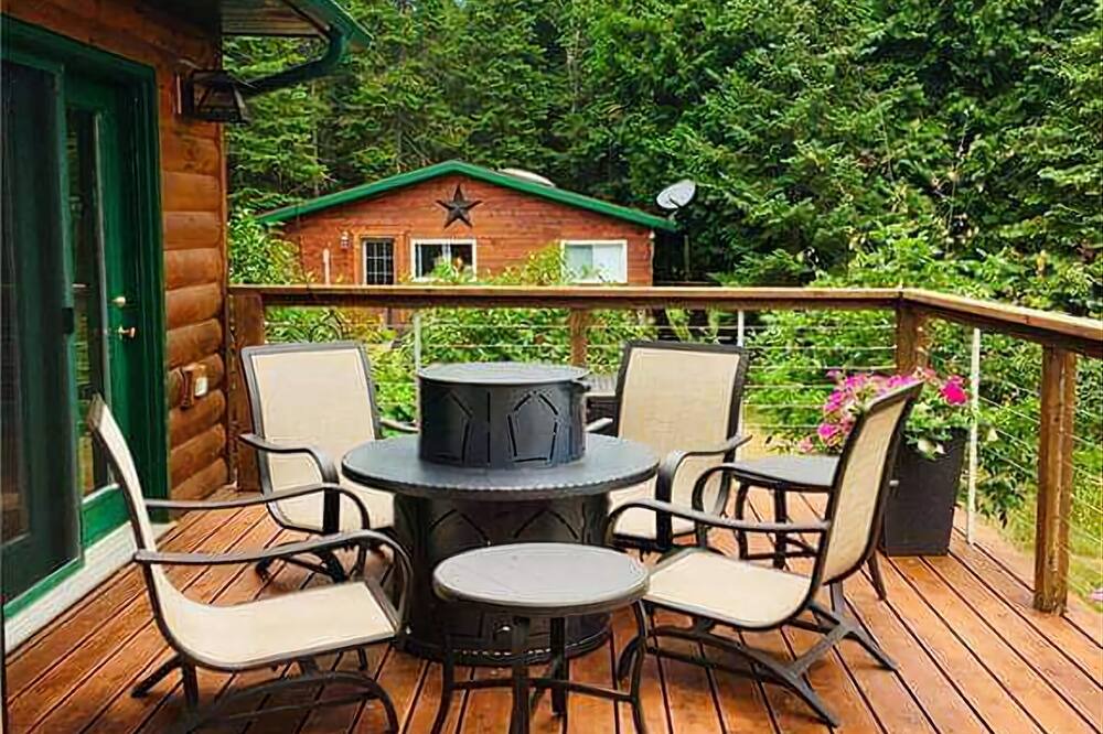 Photo of Patio Balcony in Kagawong