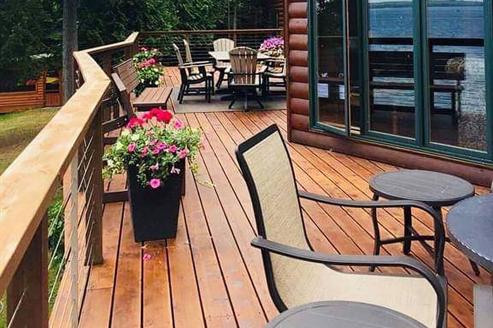 Photo of Patio Balcony in Kagawong