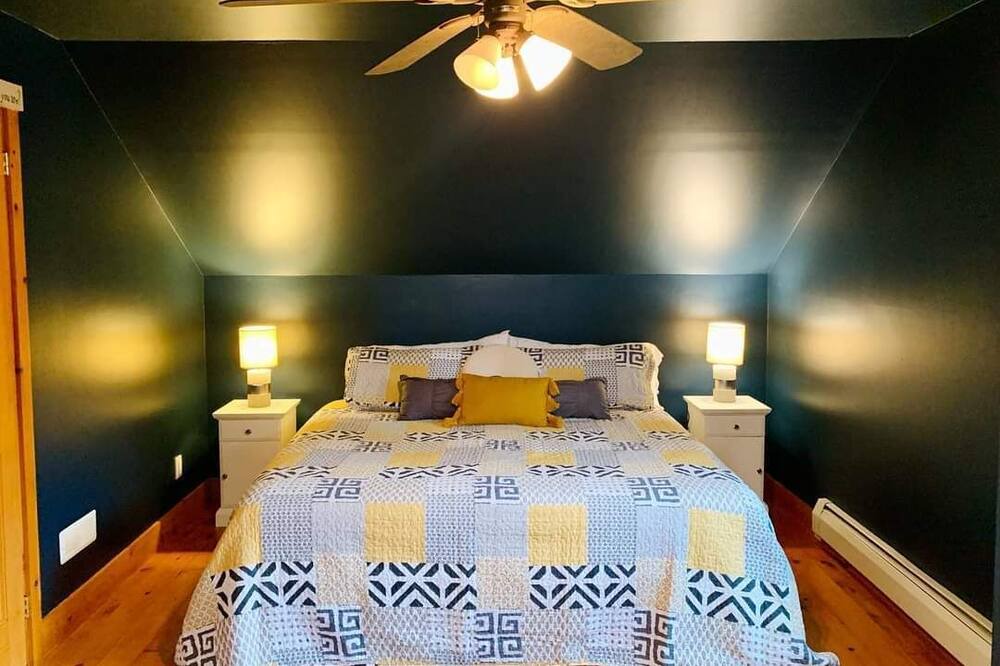 Photo of Bedroom in Kagawong