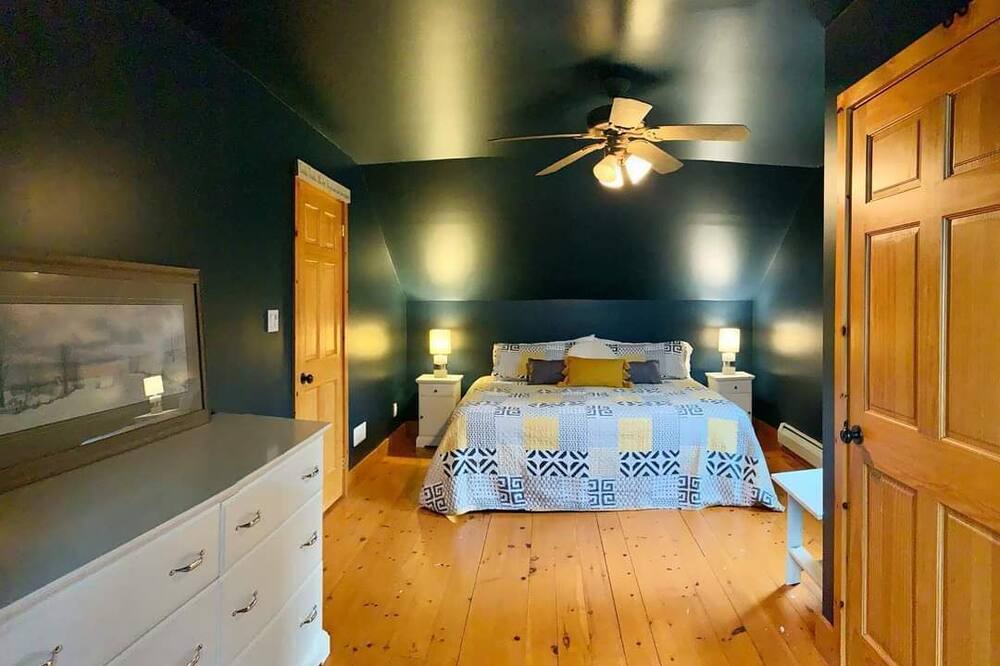 Photo of Bedroom in Kagawong