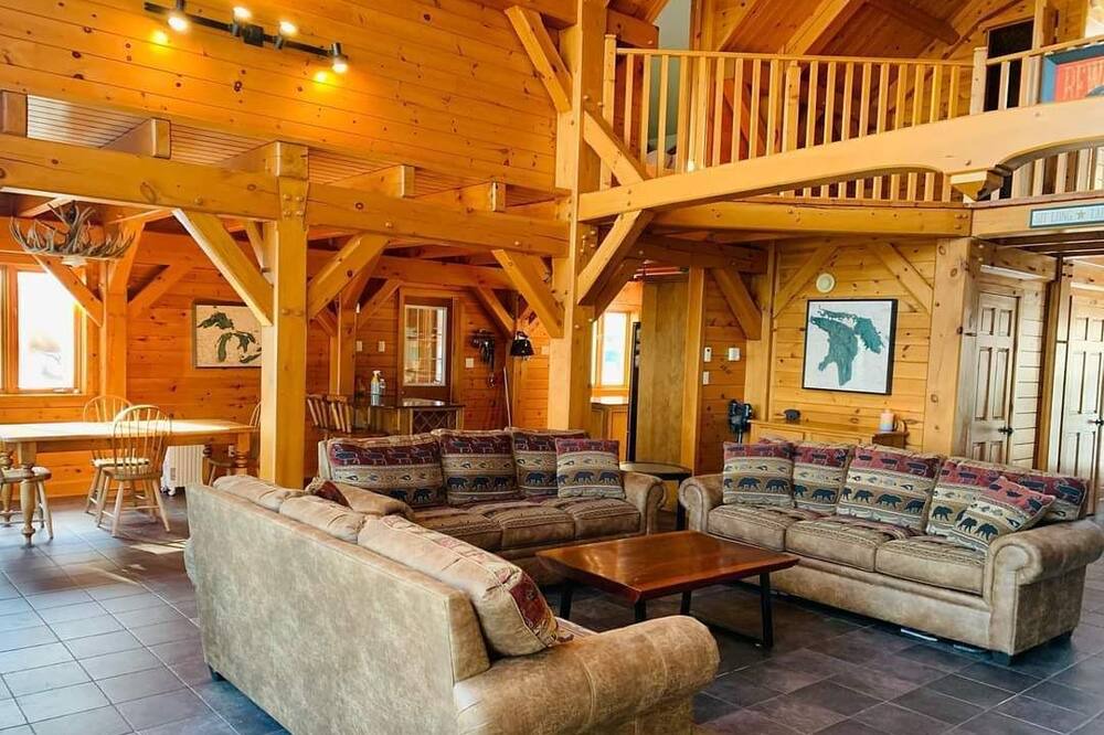 Photo of Livingroom in Kagawong
