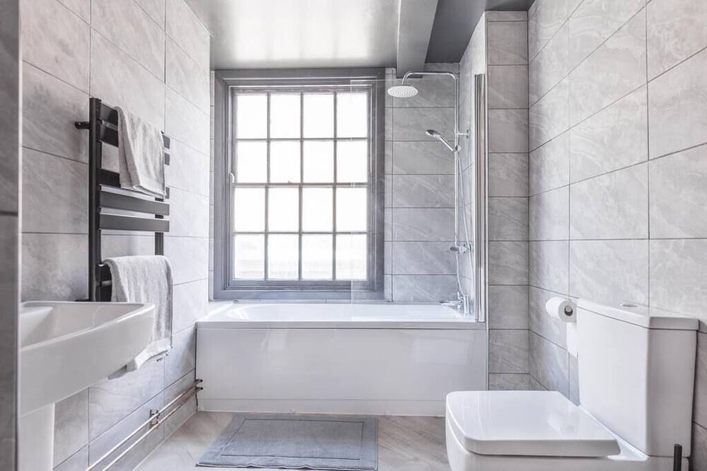 Photo of Bathroom in Market Harborough