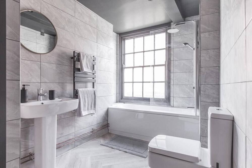 Photo of Bathroom in Market Harborough