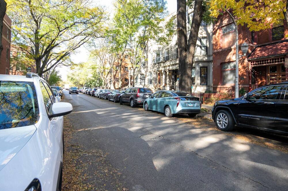 Photo of Outdoor in Lakeview