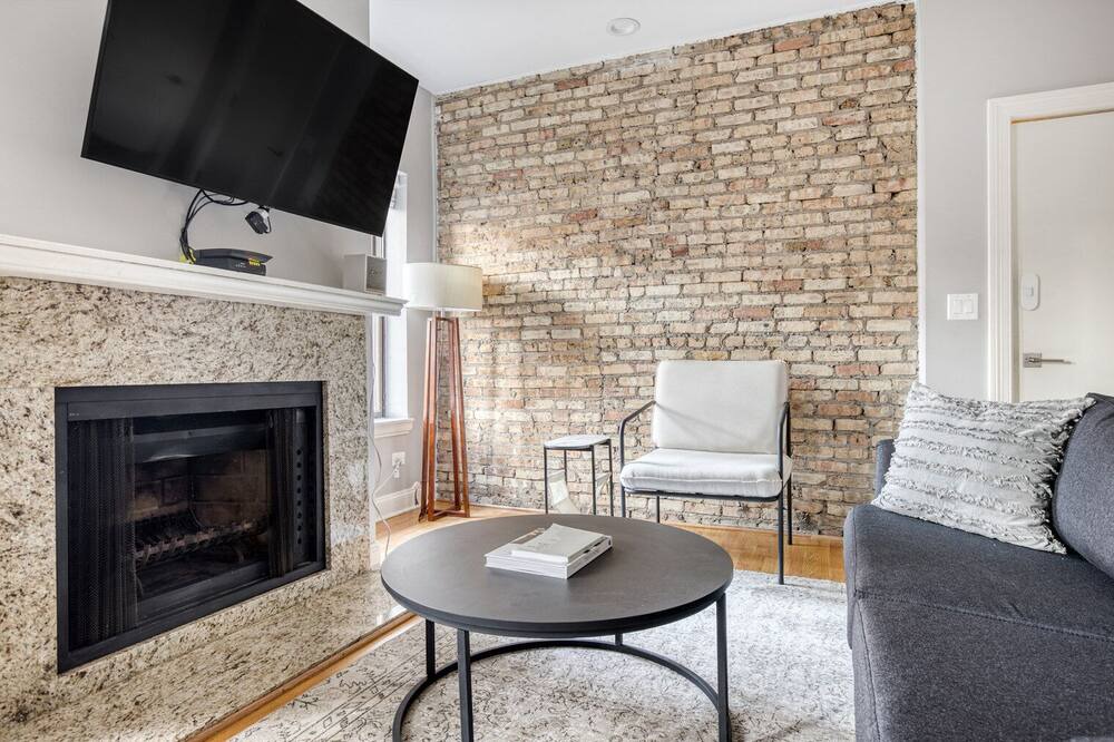 Photo of Livingroom in Lakeview