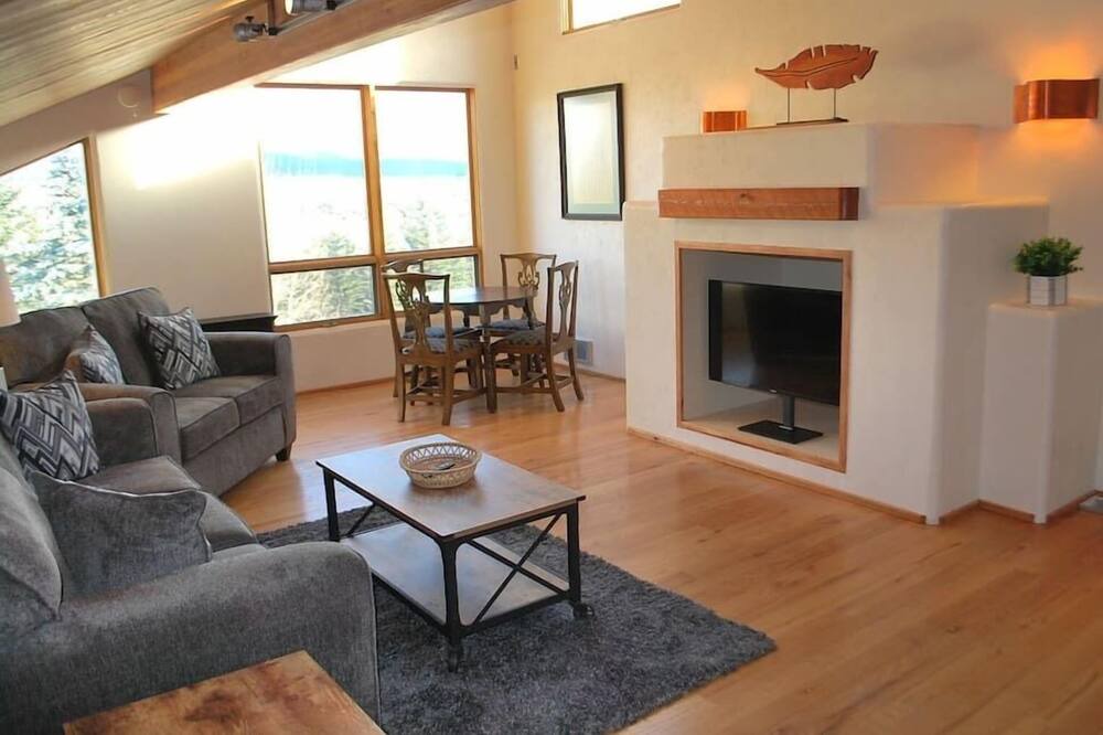 Photo of Livingroom in Tetonia