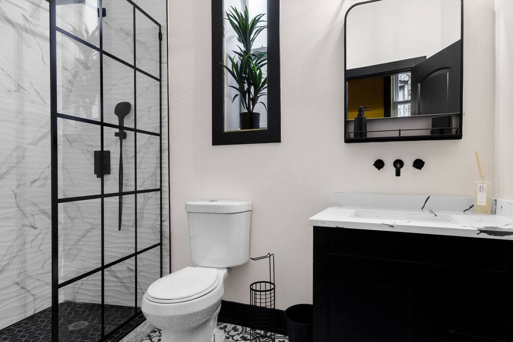 Photo of Bathroom in Bronzeville