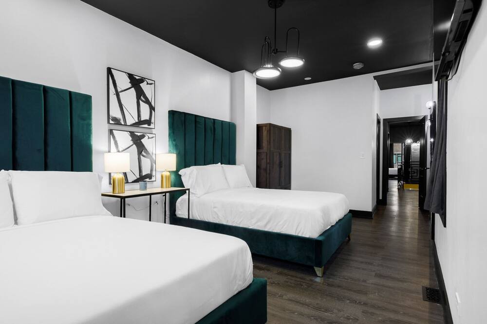 Photo of Bedroom in Bronzeville