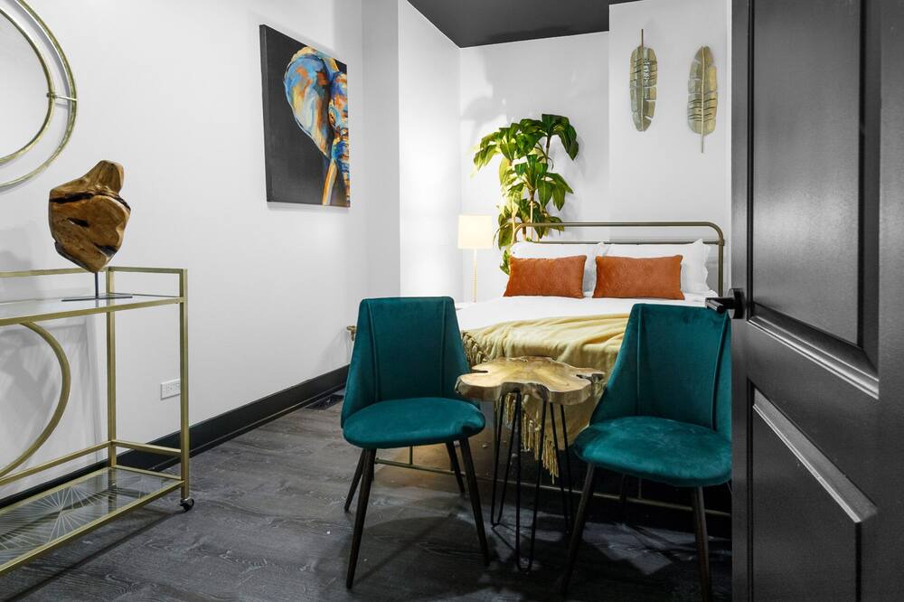 Photo of Bedroom in Bronzeville