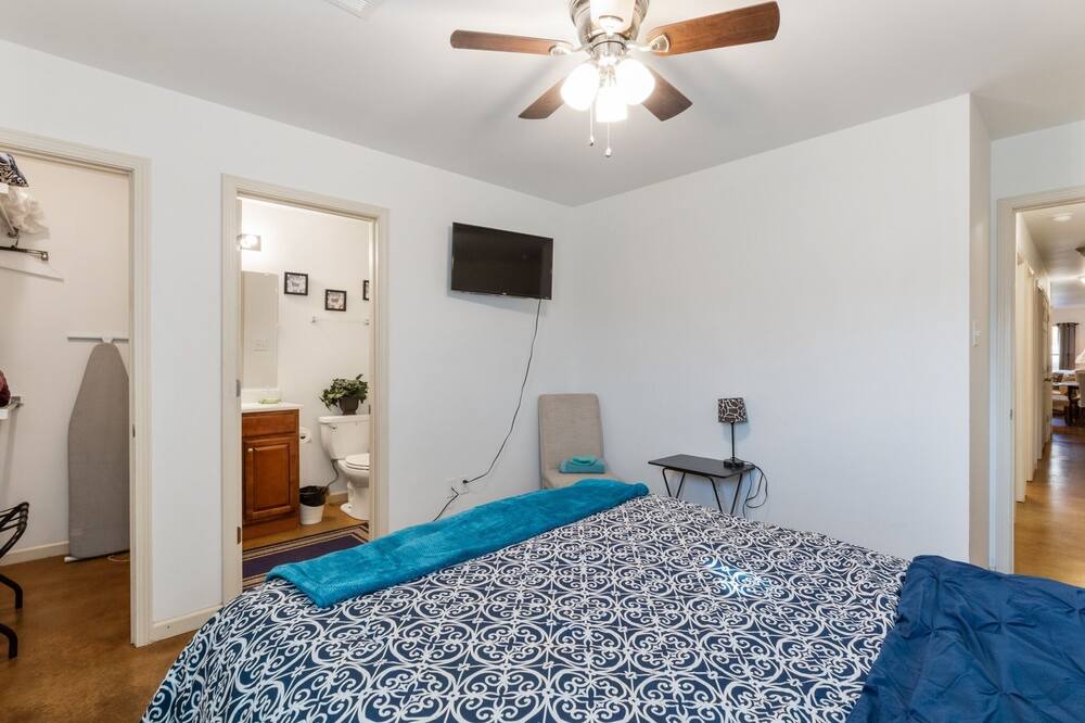 Photo of Bedroom in Conway