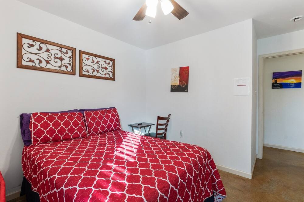 Photo of Bedroom in Conway