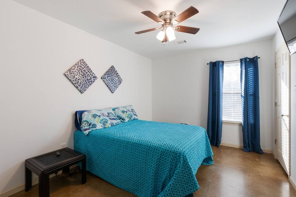 Photo of Bedroom in Conway