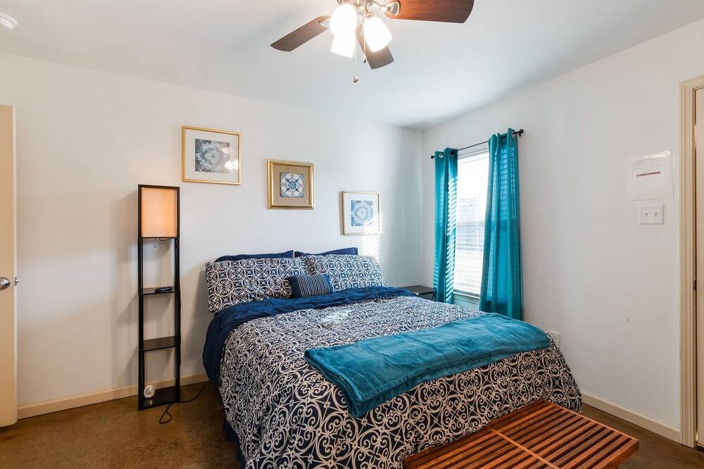 Photo of Bedroom in Conway