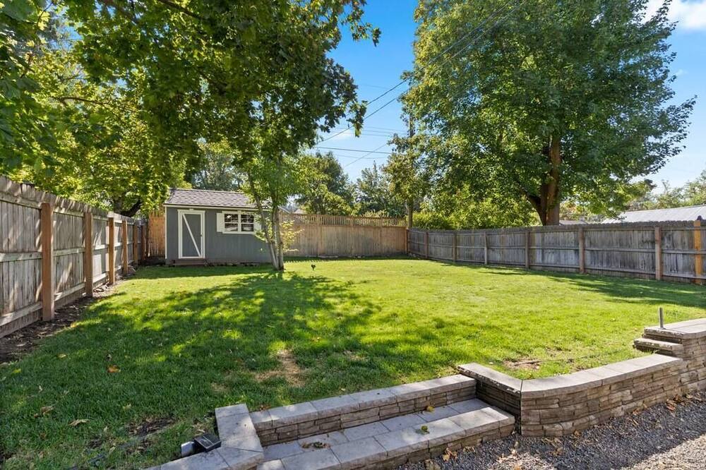 Photo of Outdoor in South Perry District