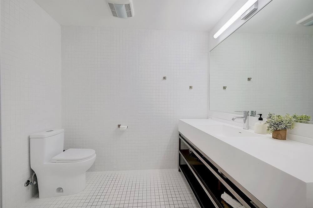 Photo of Bathroom in Tremont