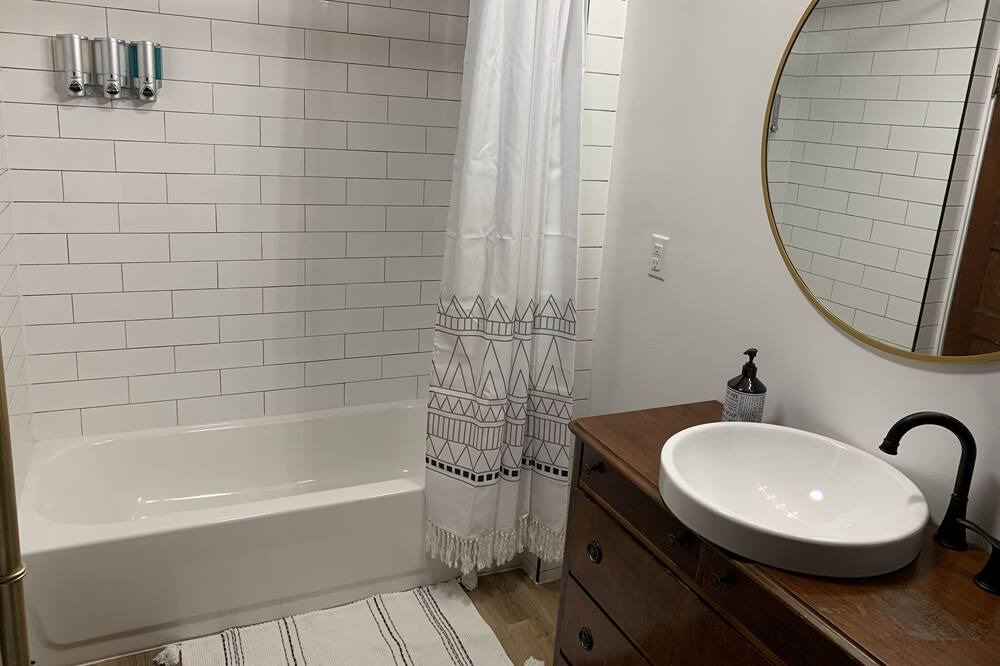 Photo of Bathroom in Hico