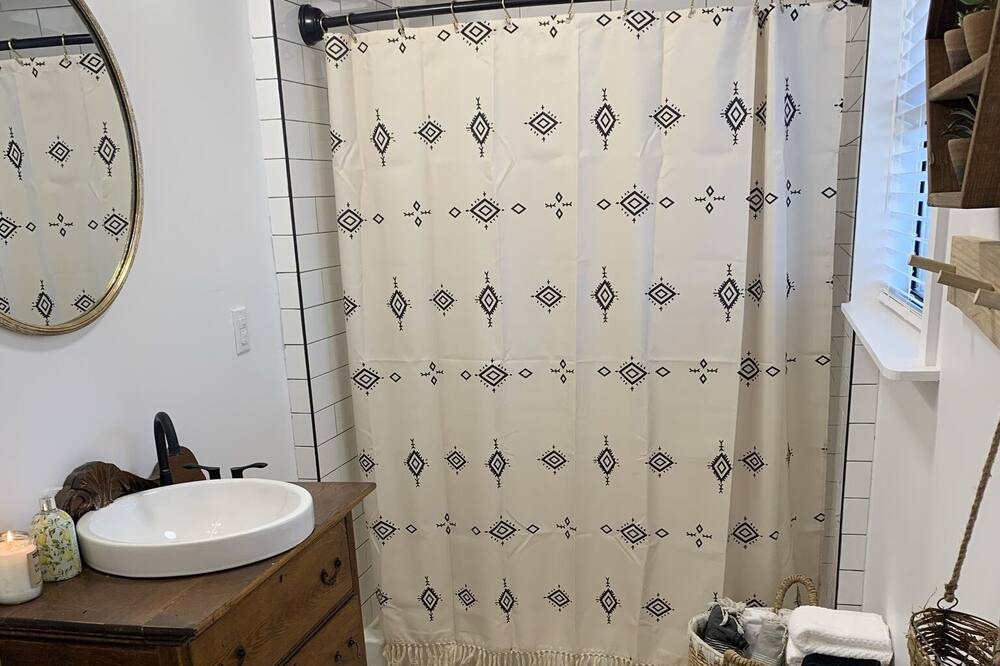 Photo of Bathroom in Hico