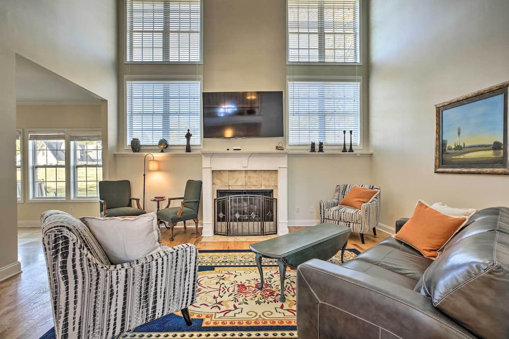 Photo of Livingroom in Jackson County