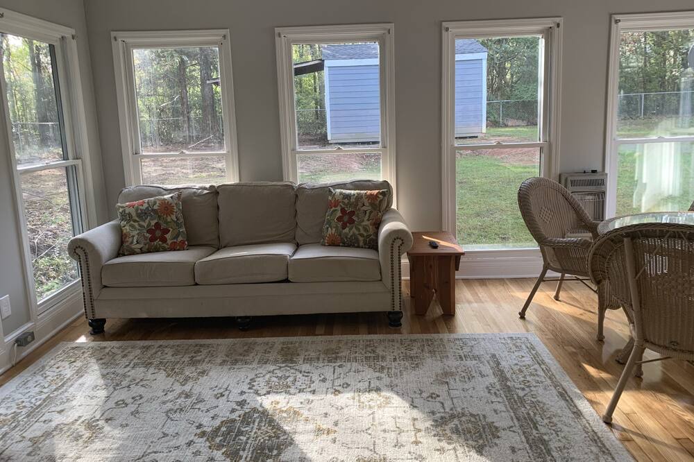 Photo of Livingroom in Jefferson
