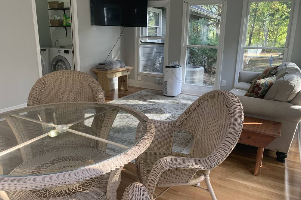 Photo of Livingroom in Jefferson