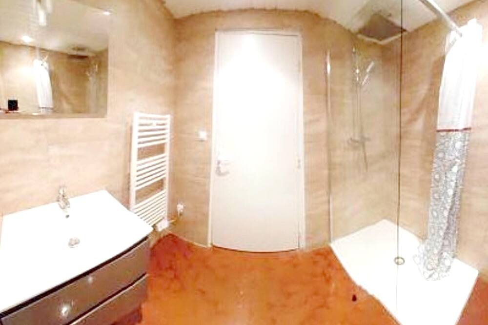Photo of Bathroom in Saint-Pol-de-Leon
