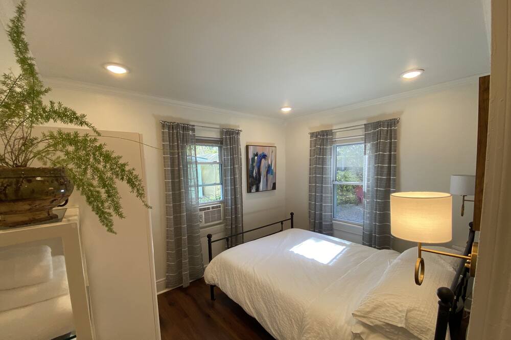 Photo of Bedroom in Prairie Grove