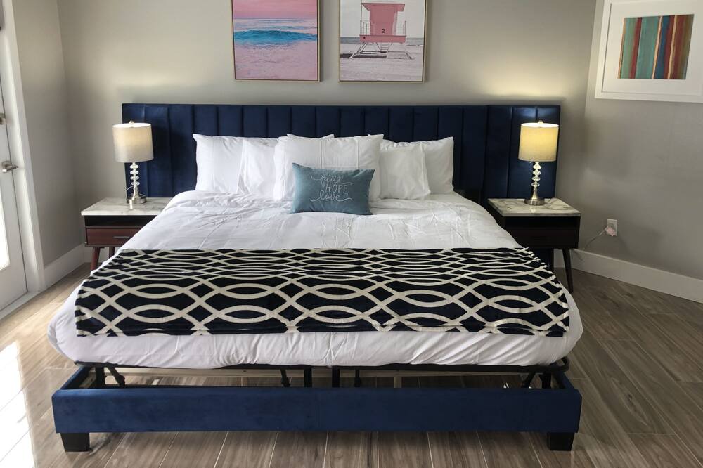 Photo of Bedroom in Florida Center