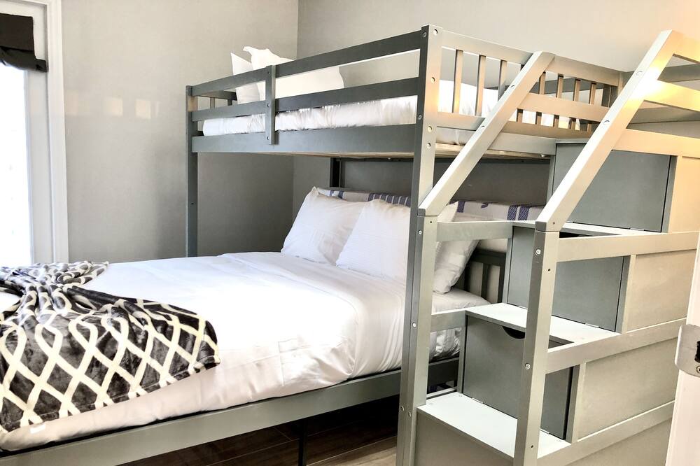 Photo of Bedroom in Florida Center