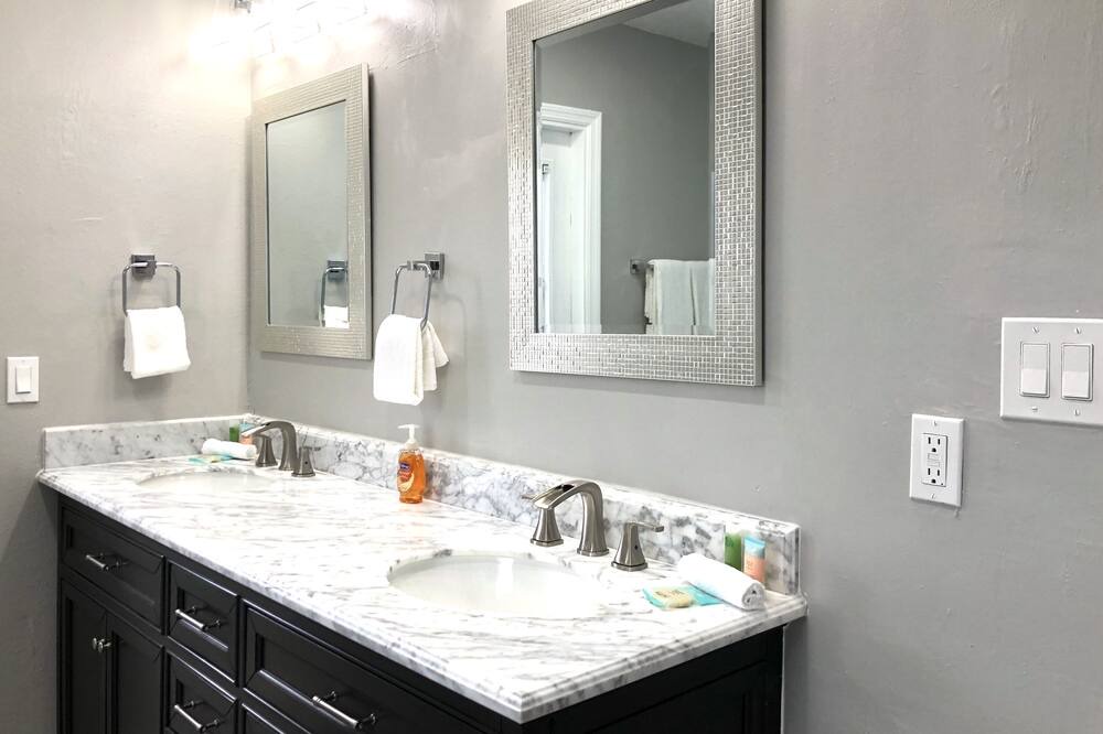 Photo of Bathroom in Florida Center
