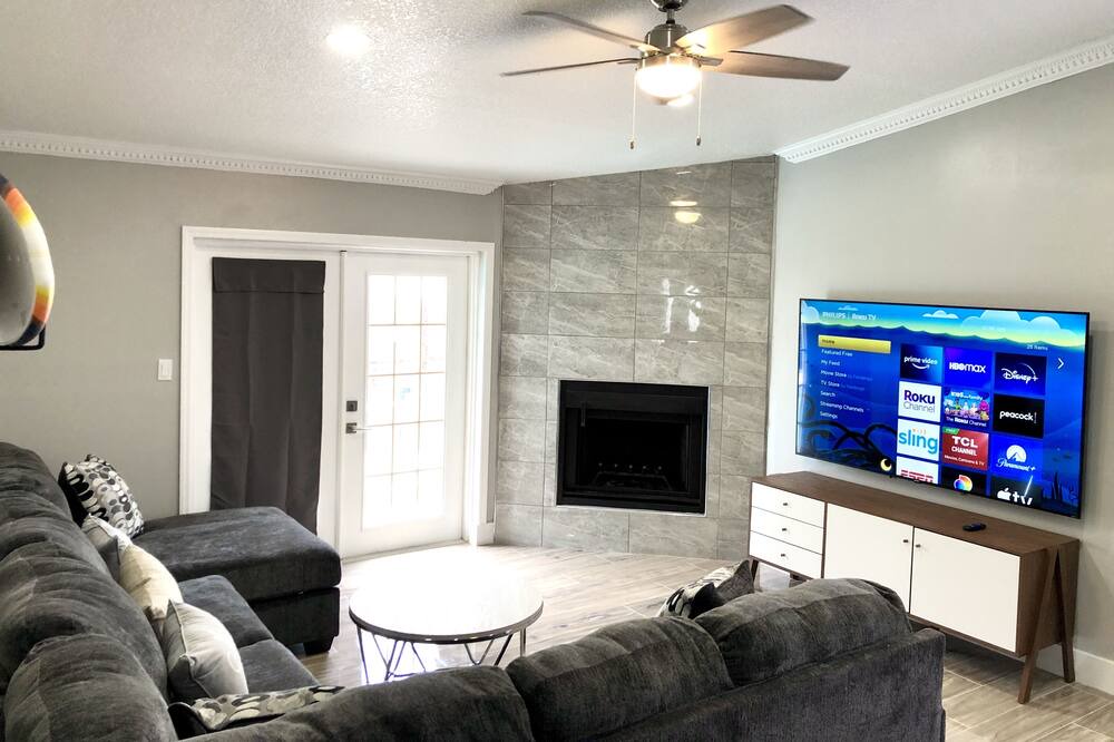 Photo of Livingroom in Florida Center