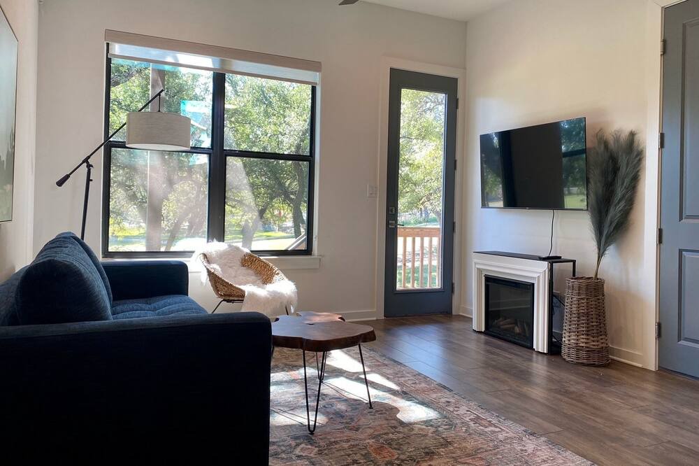 Photo of Livingroom in Point Venture