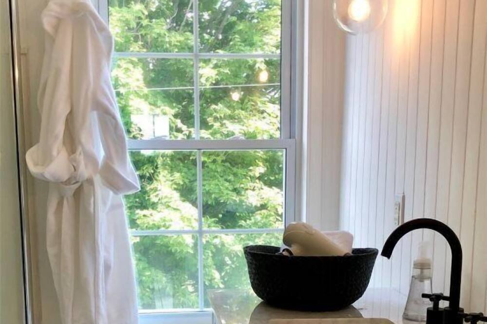 Photo of Bathroom in Picton