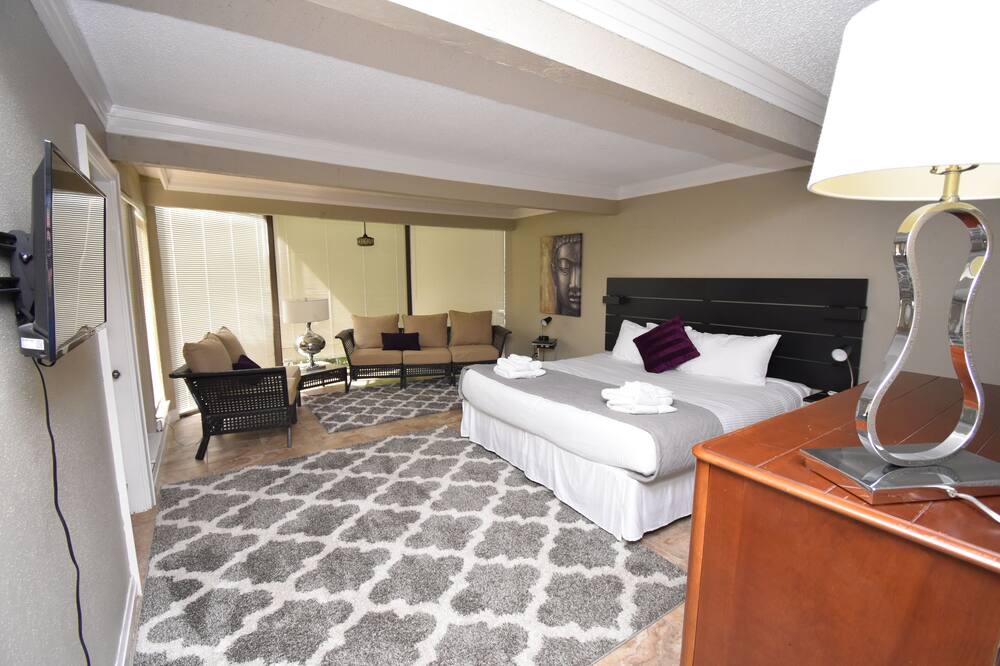 Photo of Bedroom in Lakeway