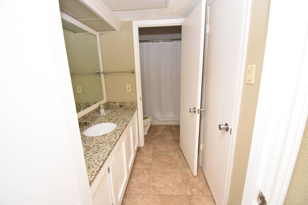 Photo of Bathroom in Lakeway